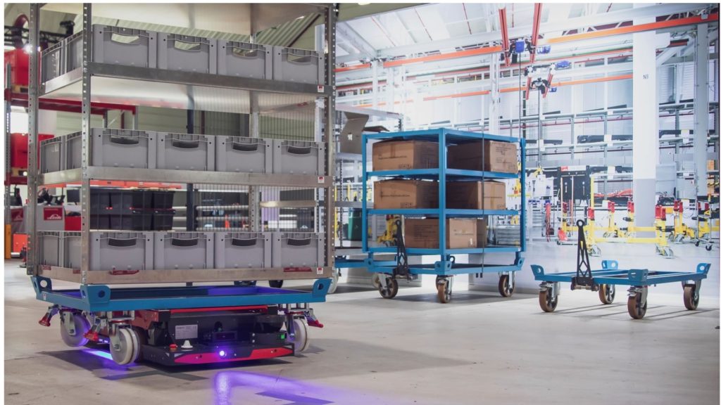 Intelligenter Transportroboter optimiert Warenfluss im Lager