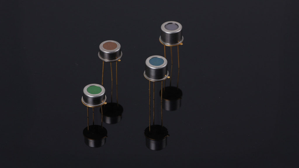 Pyroelectric high-detectivity detectors for process and environmental measurement technology