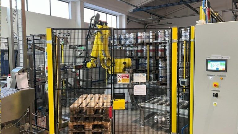Robot palletizer