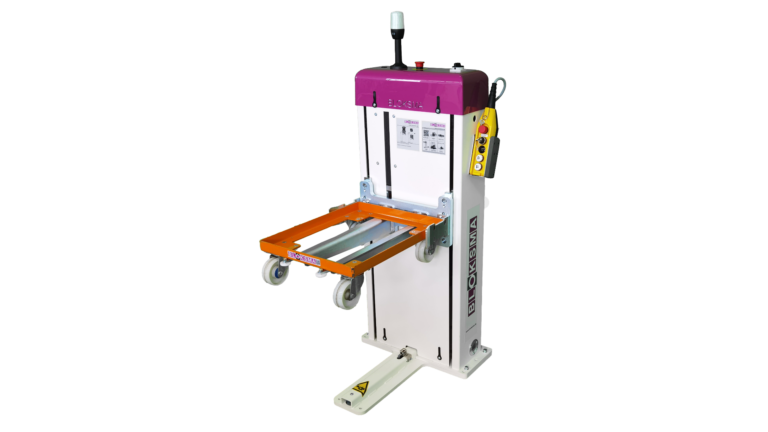 Electric lifter with sensoric height adjustment and trolley-delay control
