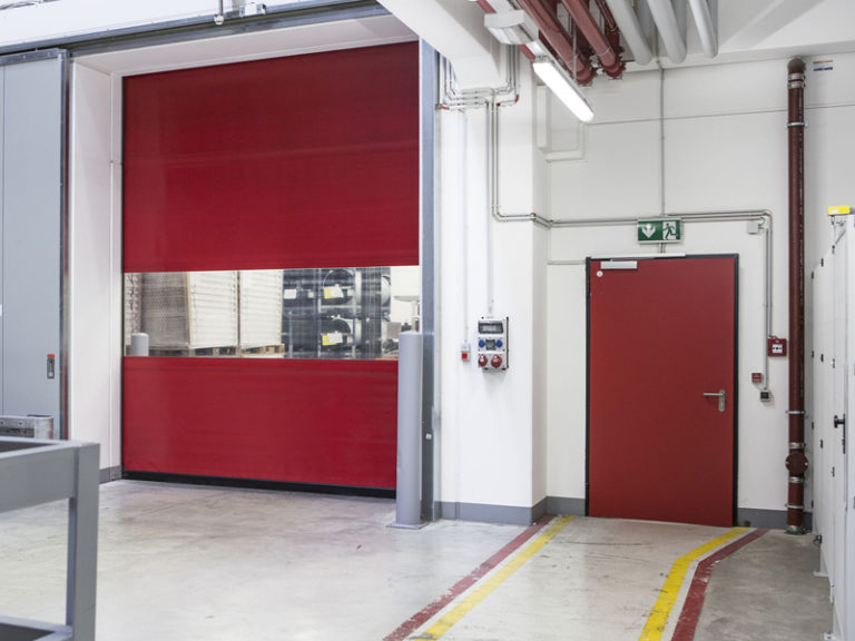 S 2010 SEL- Internal door with SoftEdge and anti-crash