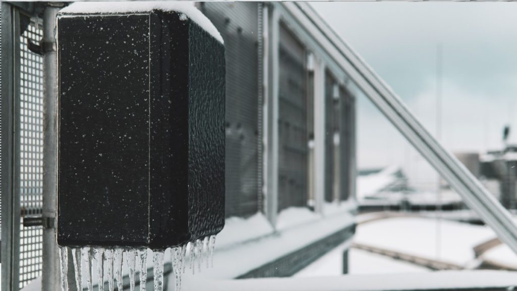 GEOS Outdoor enclosure now also available in black