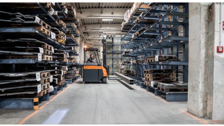 FluX – Counterbalance Forklift