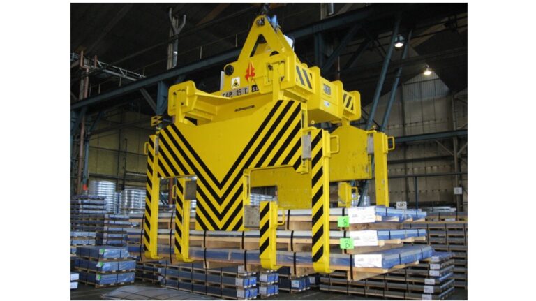 Tongs for sheet metal packs