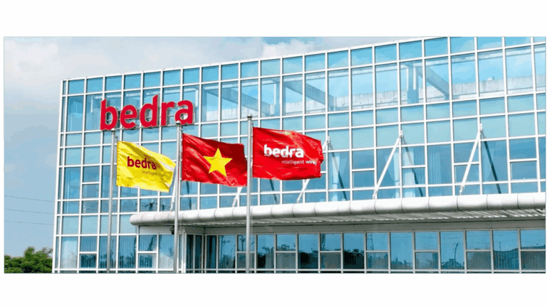 ๐๐๐๐ซ๐ ๐ก๐๐ฌ ๐๐ข๐ซ๐ฆ๐ฅ๐ฒ ๐ฌ๐๐๐ฎ๐ซ๐๐ ๐ข๐ญ๐ฌ ๐ฌ๐ญ๐ซ๐จ๐ง๐ ๐ฉ๐จ๐ฌ๐ข๐ญ๐ข๐จ๐ง ๐ข๐ง ๐ญ๐ก๐ ๐๐ ๐ฌ๐๐ซ๐ฏ๐๐ซ ๐๐จ๐ฆ๐ฉ๐จ๐ง๐๐ง๐ญ ๐ฆ๐๐ซ๐ค๐๐ญ!