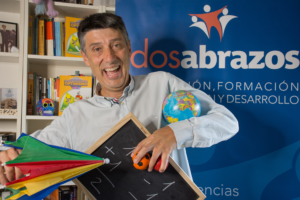 foto carlos 2abrazos