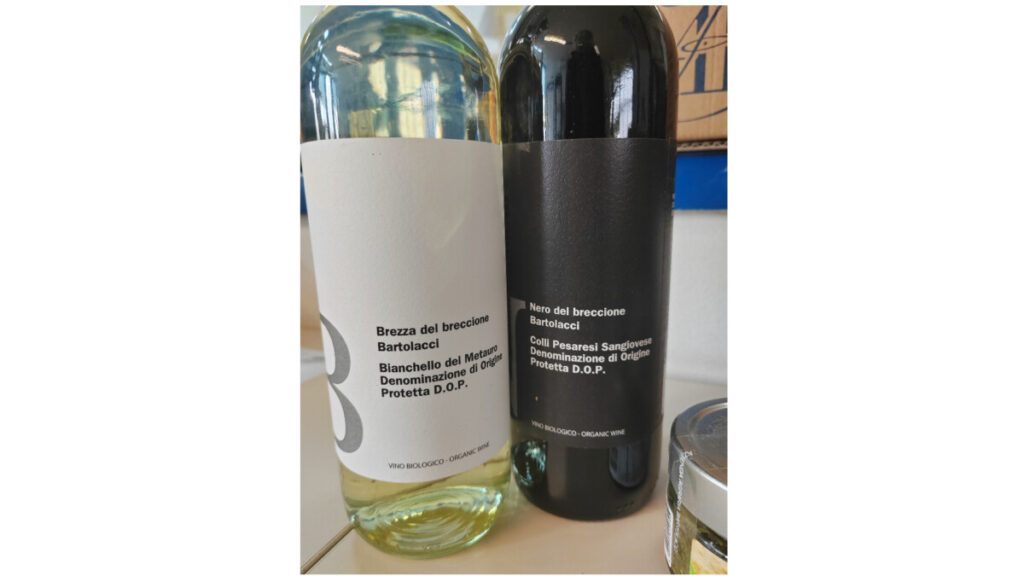 ORGANIC RED AND WHITE WINE