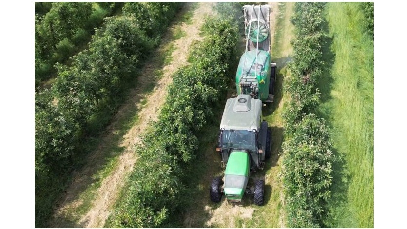 Mekanisering i Gruppa Organics ekologiska fruktträdgårdar.