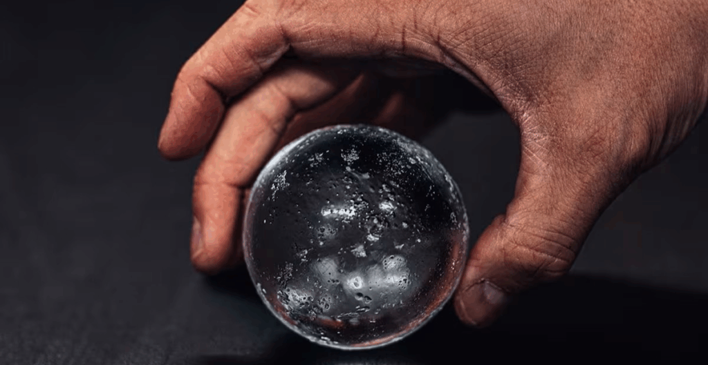 Nutidens bartendrar använder ofta klar-is