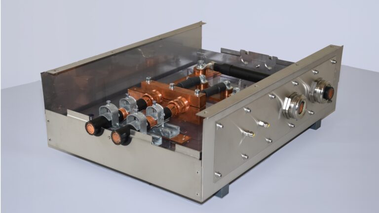 Distribution Box for High Currents and Rugged Use