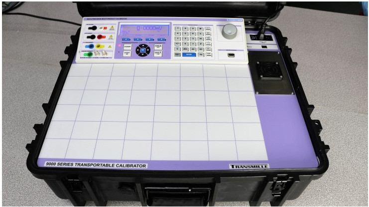 9000 Serie Portabler Kalibrator