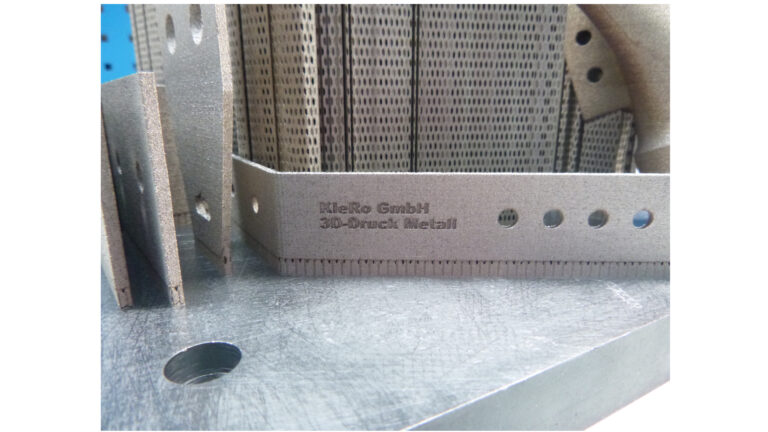 3D printing metal DMLS 316L parts on bottom plate