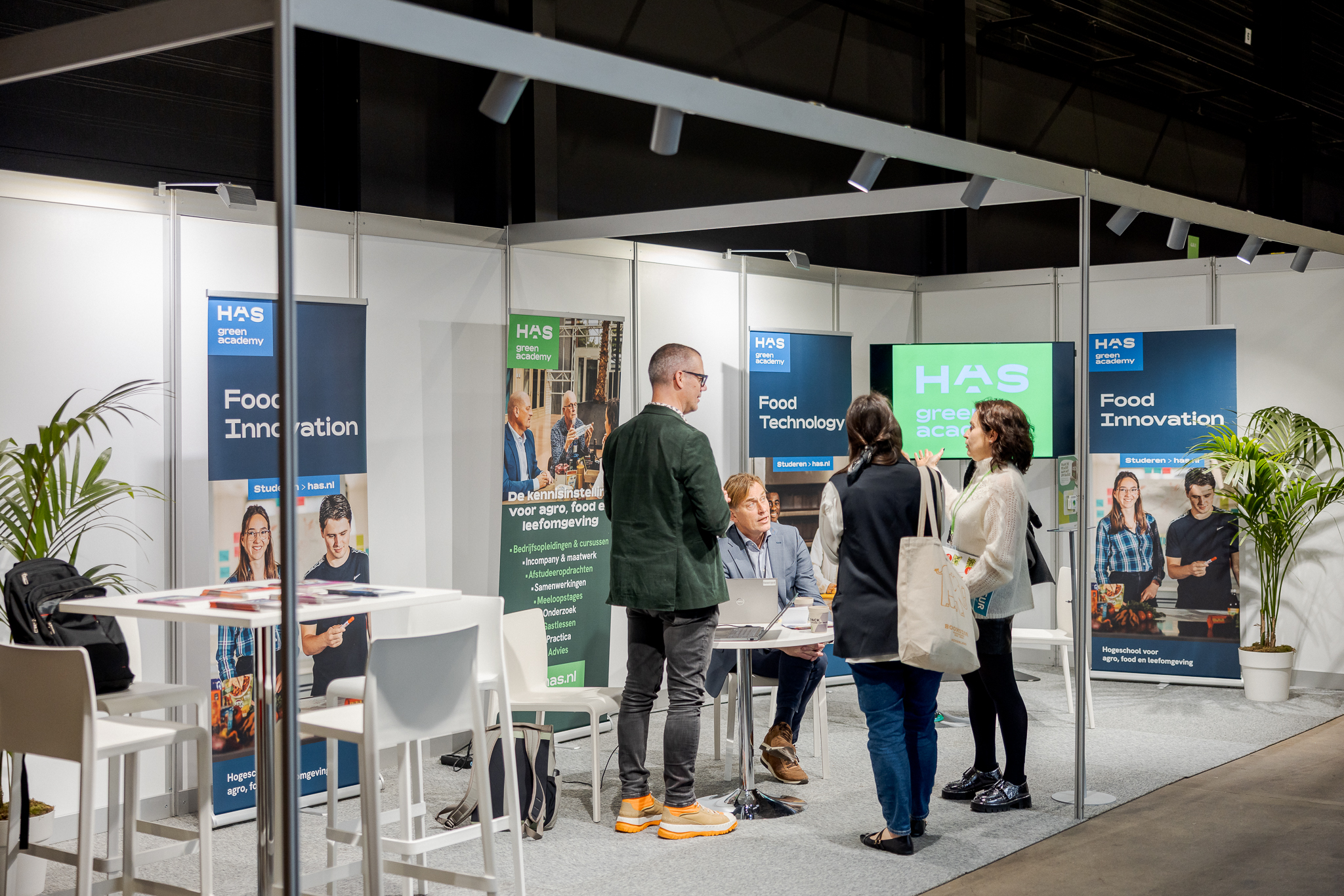 20250402_EMPACK-JoniIsraeli-200-SWR57788