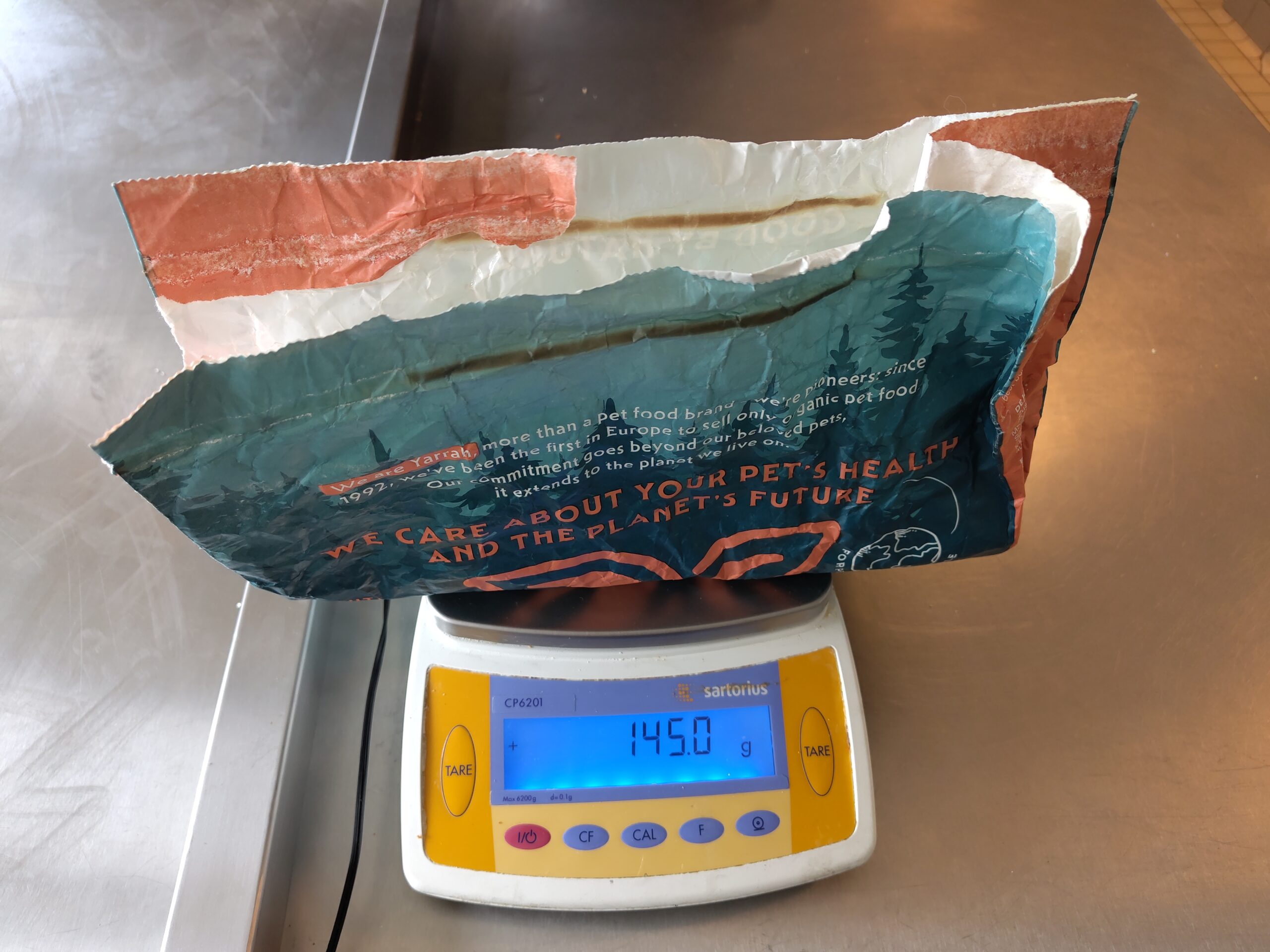 Yarrah hondenvoer verpakking