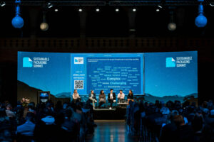 Paneldiscussie tijdens Sustainable Packaging Summit voor volle zaal