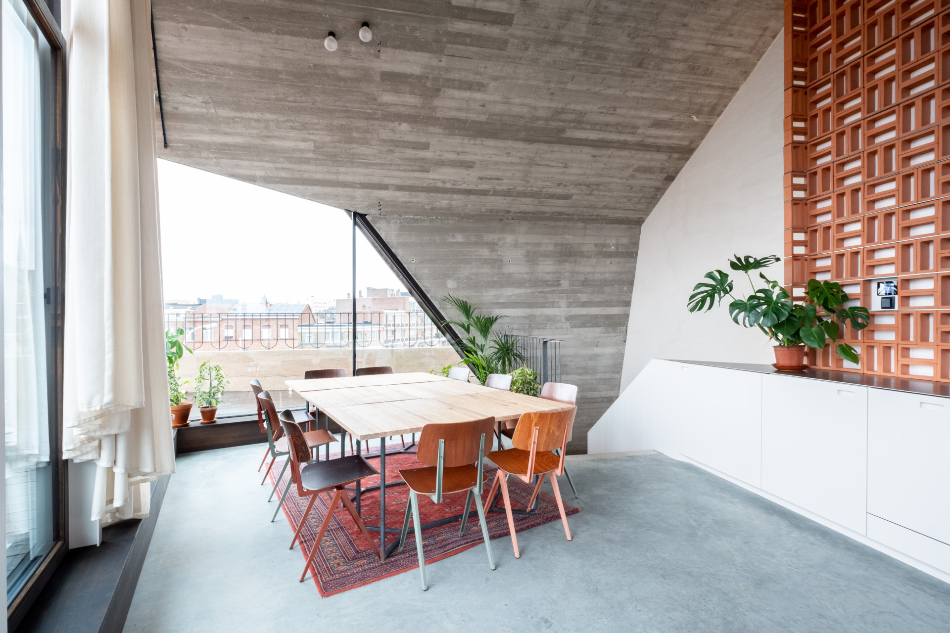 Ontwerper: DMOA architecten bv bvba
Locatie: Leuven
Foto’s: Nick Cannaerts