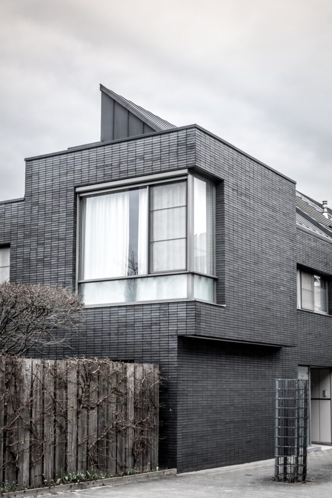 Huis met grijze gevelstenen