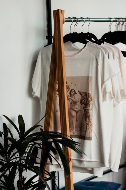 dressing t-shirts op kapstop