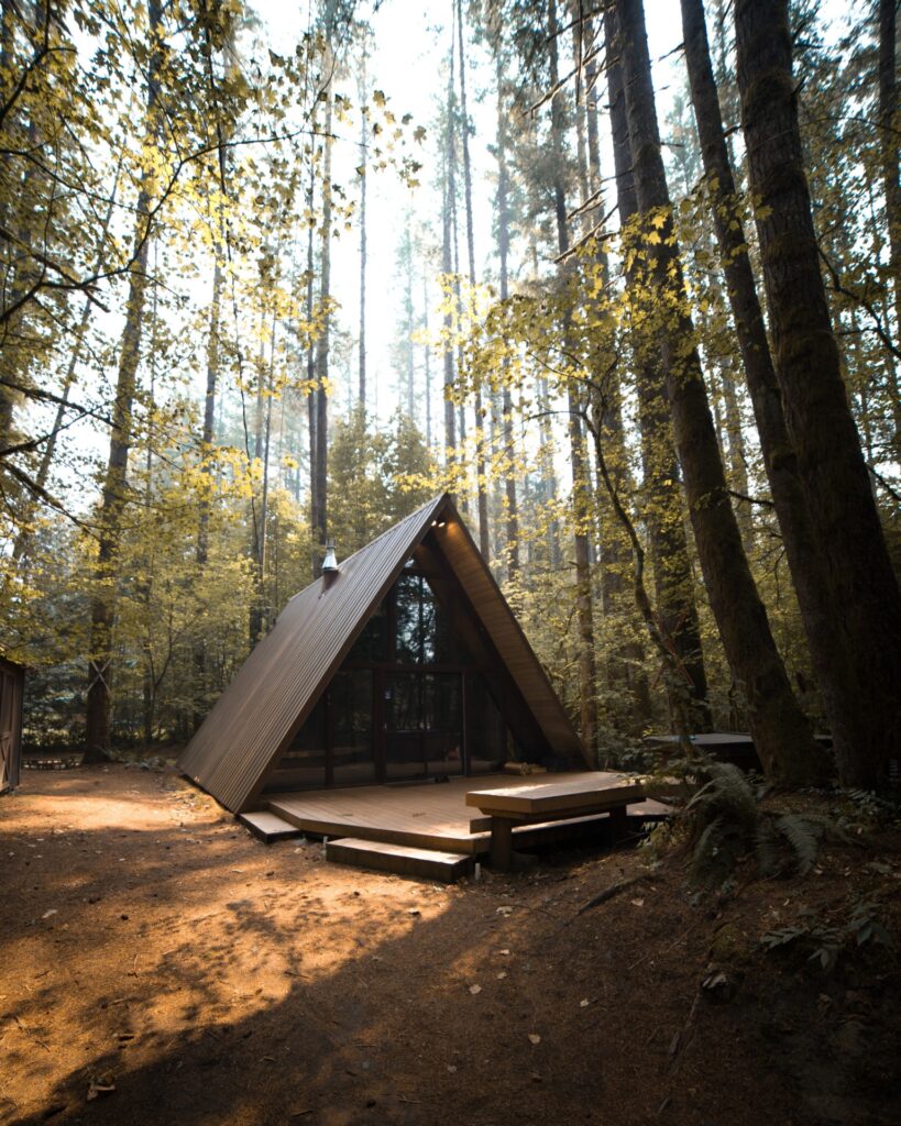A-frame huis in het bos
