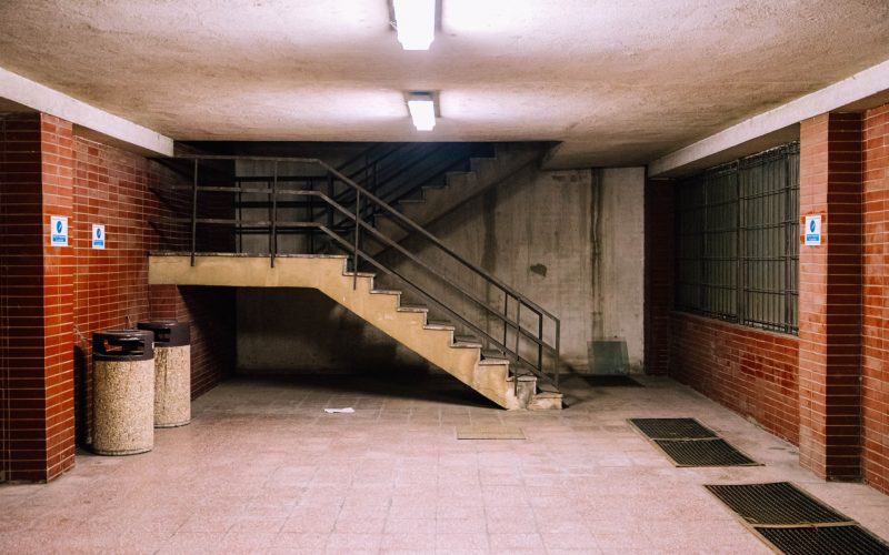 Kelderverdieping met vochtschade