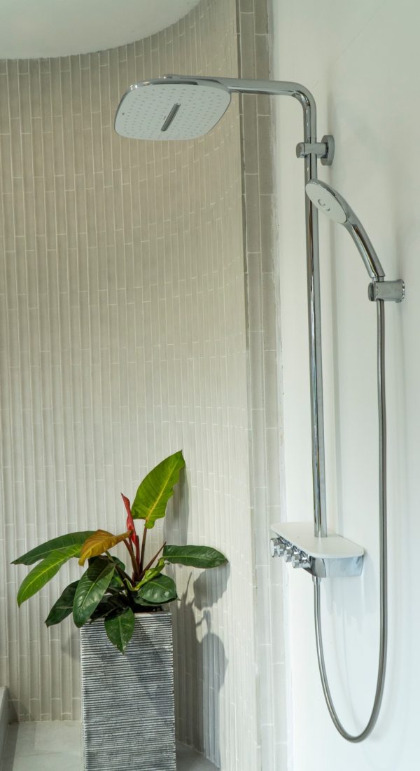 douche met plant in - hard water waterverzachter