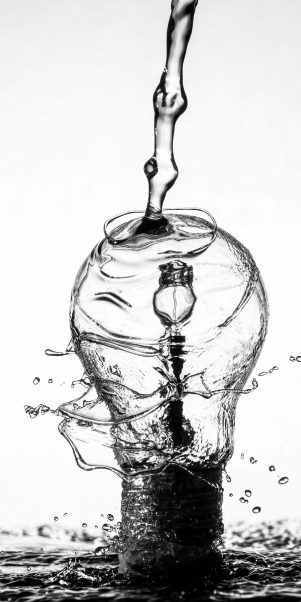 Een lamp gemaakt uit water