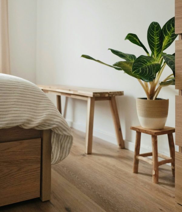 Slaapkamer met houten vloer