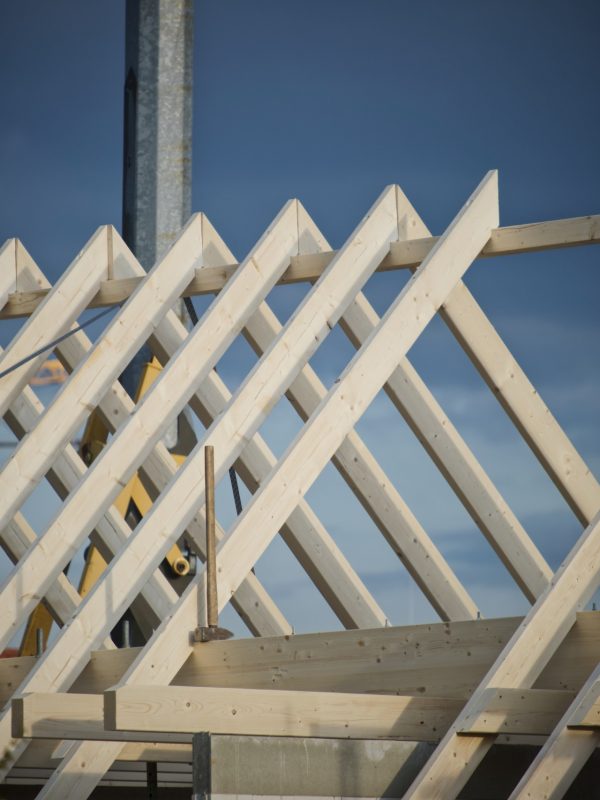Dak onder constructie - casco woning