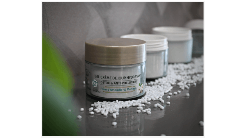 Go green with Mono-material PET jars