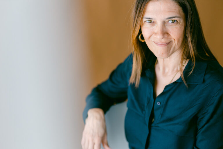 Sofia de Castro Fernandes Autora, fundadora e CEO da Às nove e Keynote Speaker da Empack e Logistics & Automation Porto 2026