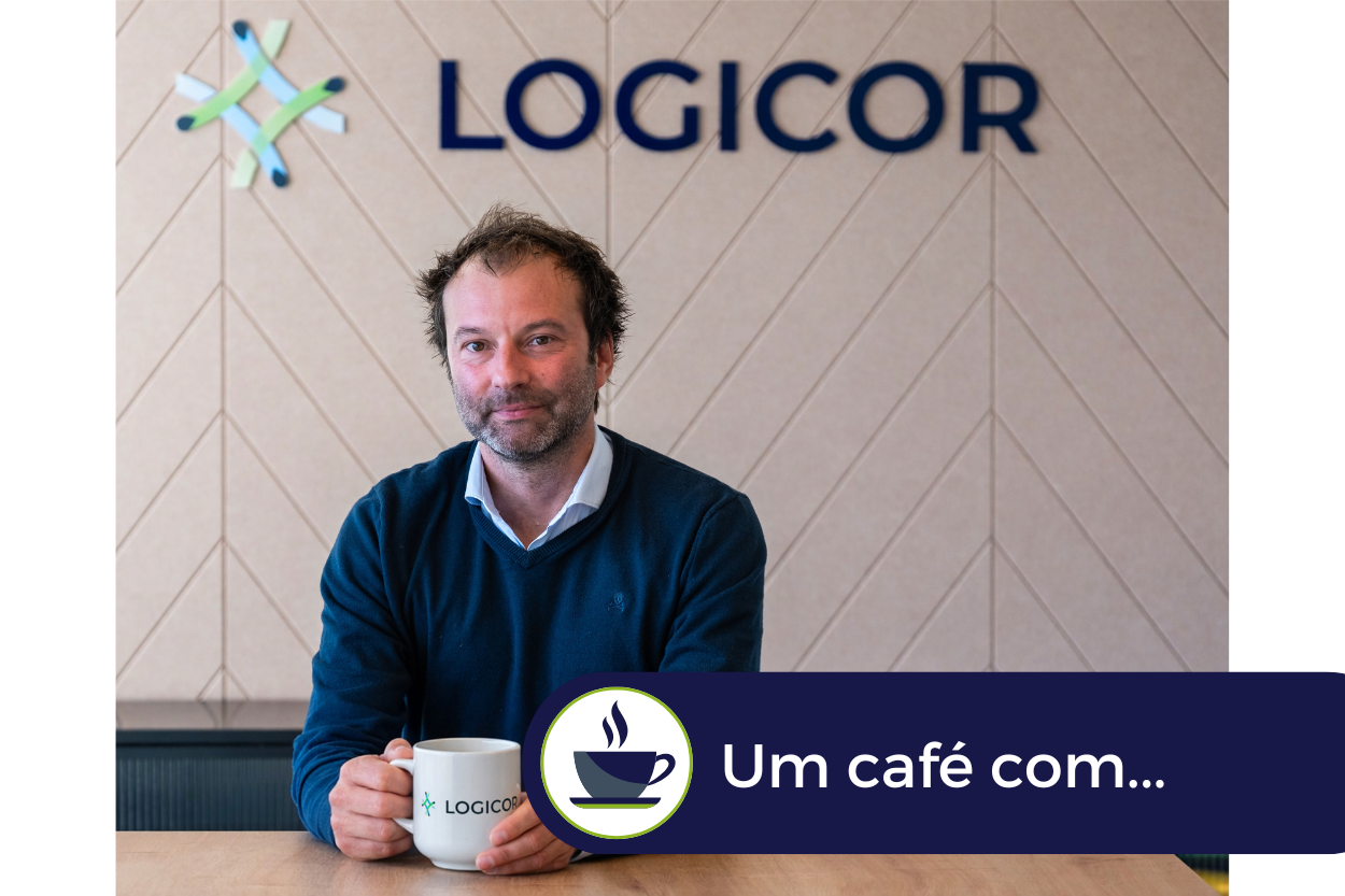 Un caf&eacute; com.. Andr&eacute; MACHADO LOGICOR