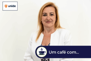 café com... Elena de los Ríos