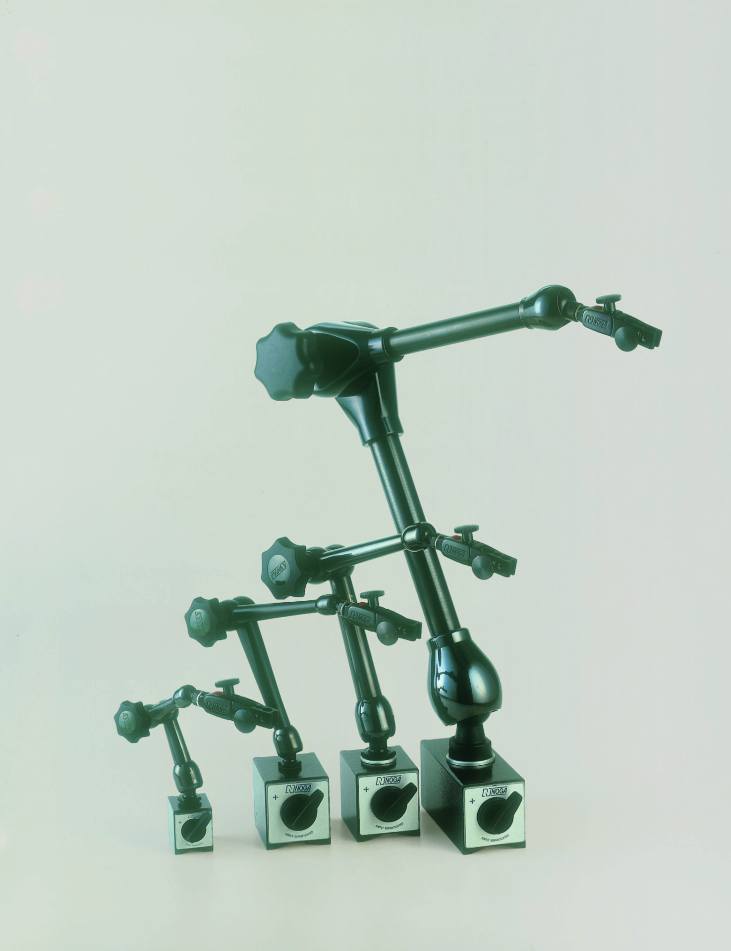 BRAZOS ARTICULADOS NOGA (pueden soportar hasta 21 kg.) Advanced