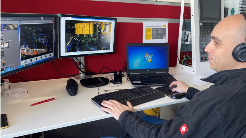 FANUC ergänzt sein Service-Angebot um digitale Dienste FAR (Fanuc Assisted Reality) – damit sollen Reparaturzeiten weiter gesenkt werden und eine schnelle Fehleranalyse mit sicherer Datenverbindung möglich sein