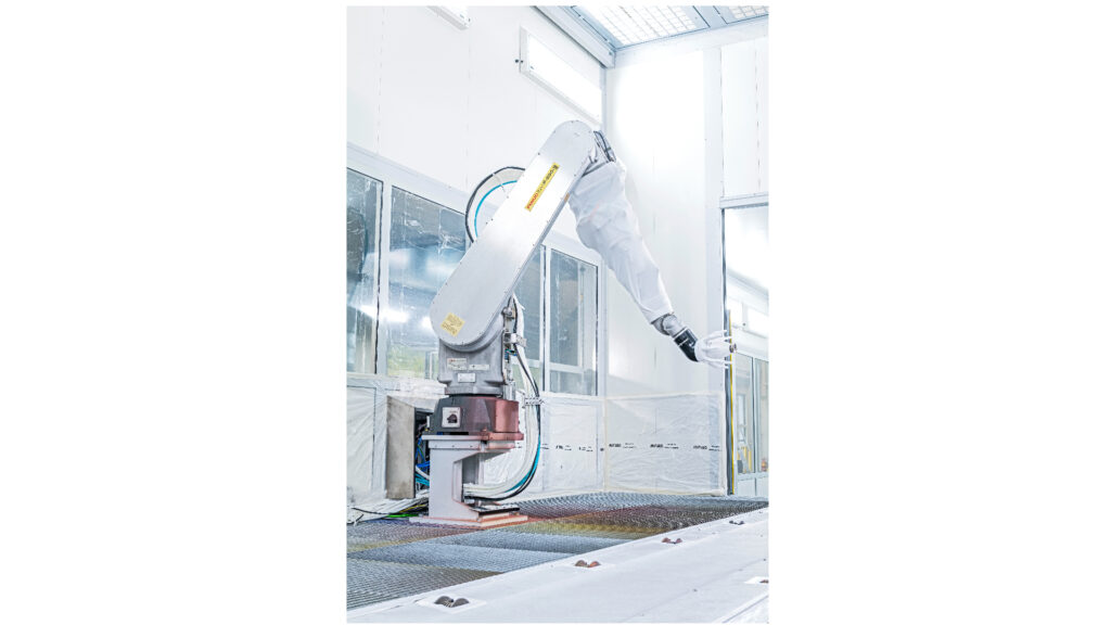 FANUC dévoile le premier robot de peinture collaboratif antidéflagrant du marché