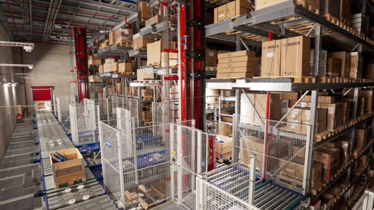 SYSTÈMES DE STOCKAGE AUTOMATISÉ POUR PALETTES / TRANSSTOCKEURS