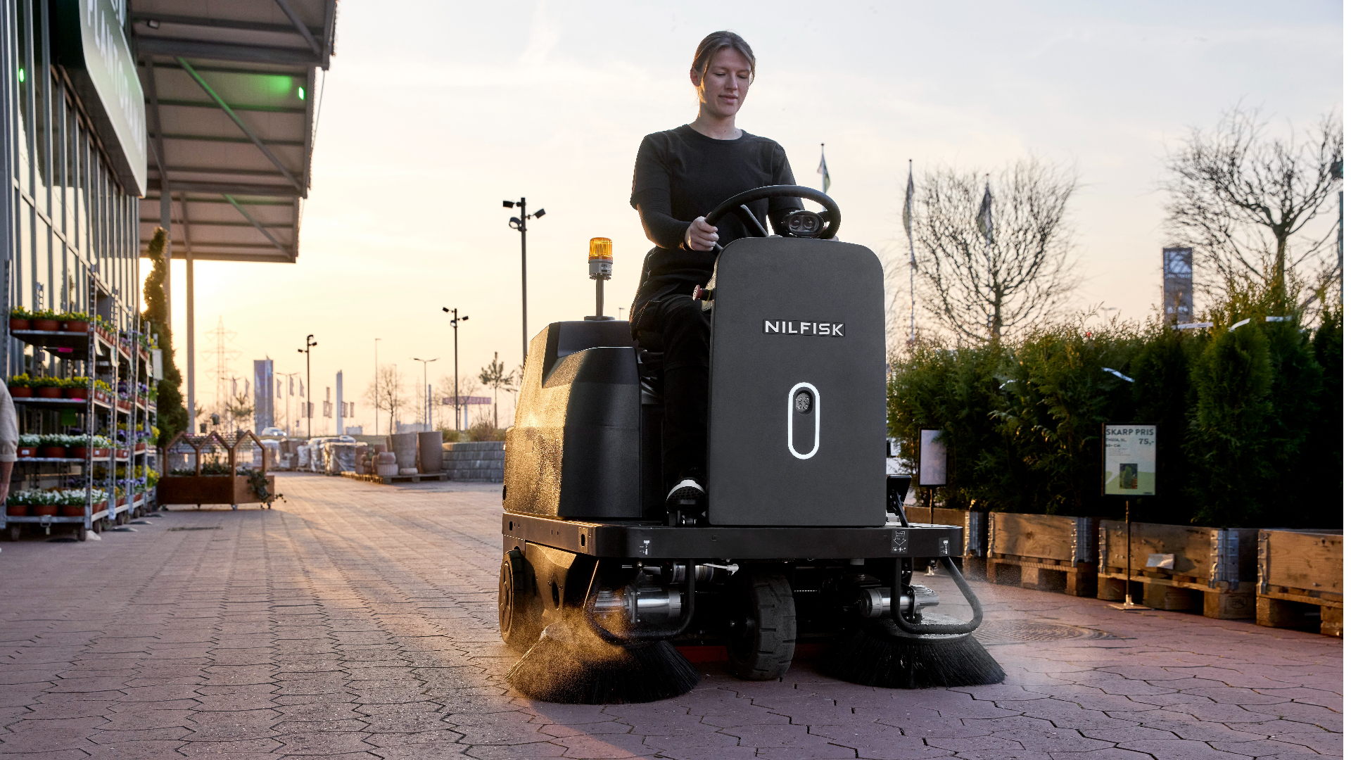 SW3000 Ride-on sweeper