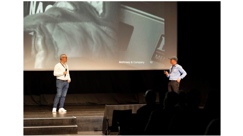 P8S on stage at ProGlove Event in Munich