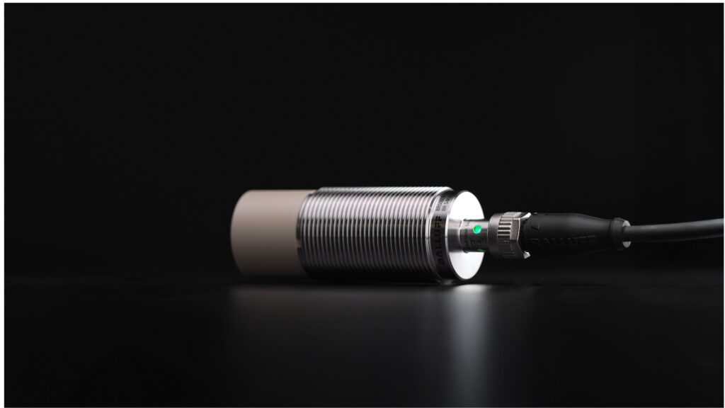 Capteur radar BRS M30 pour la détection d'objets et la mesure de distance