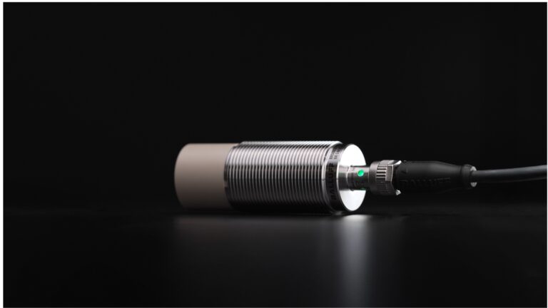 Capteur radar BRS M30 pour la détection d'objets et la mesure de distance