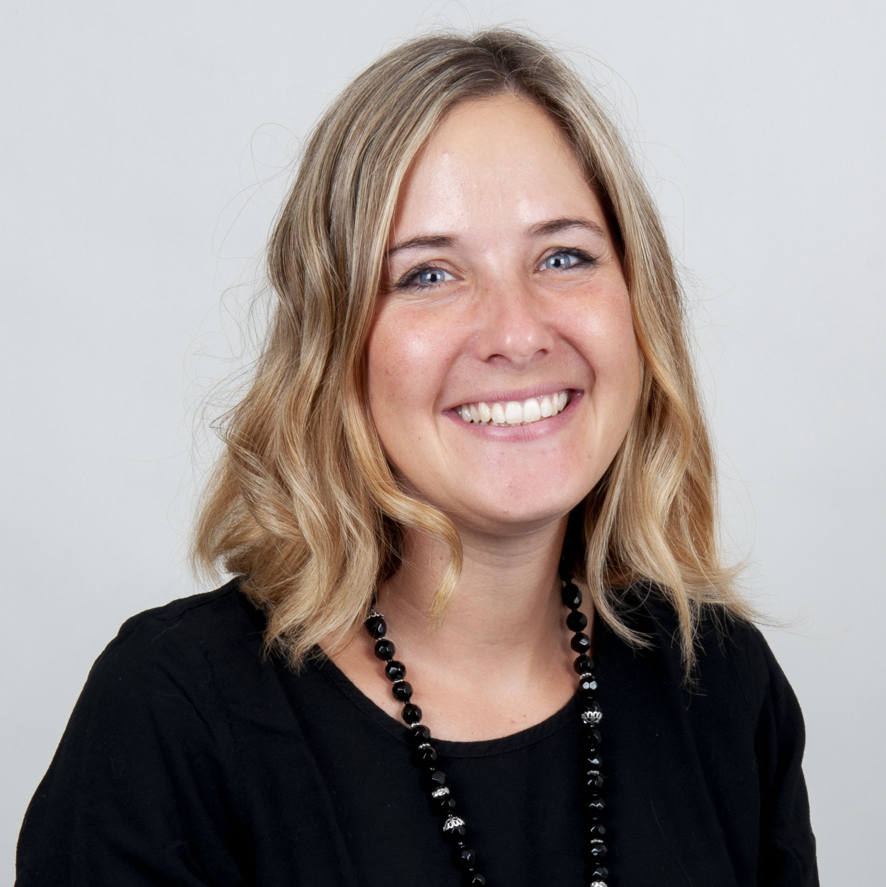 Jasmin Döbeli, Marketing Project Coordinator